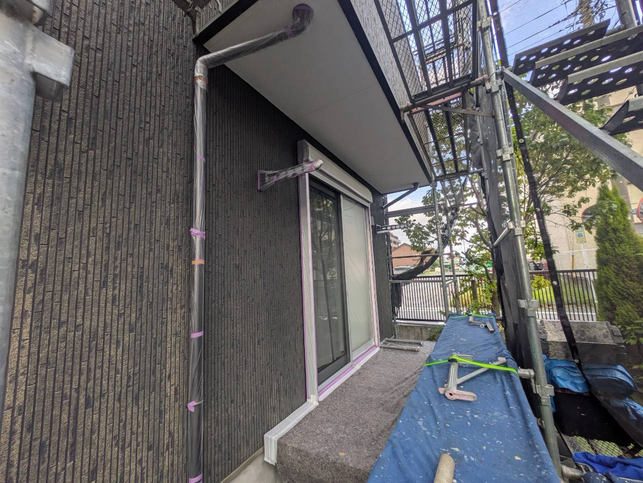 沼津市新沢田・H様邸 窓・庇・床面の養生